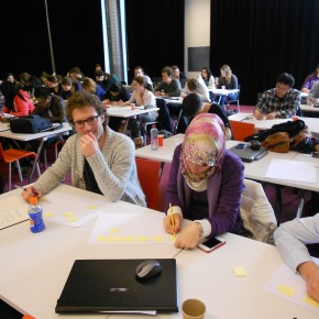 Elise van Dooren gives a workshop on design processes at the Methodology Course